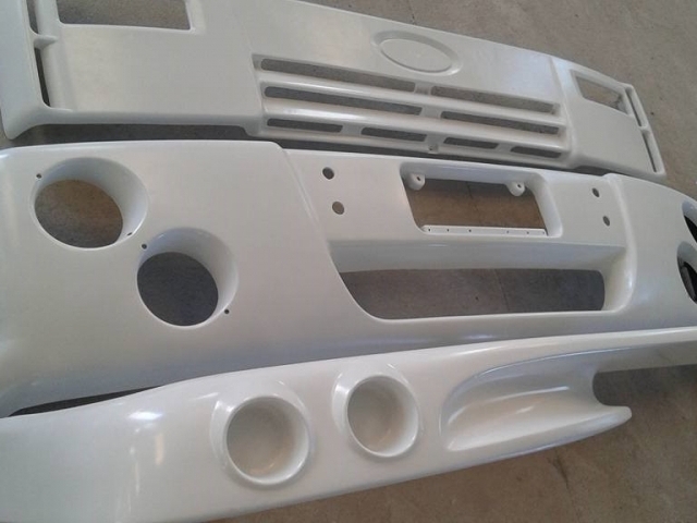 Parrilla Ford Cargo